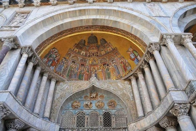 Saint Marks Basilica, Doge's Palace and Gondola tour in Venice - The gondola ride needs careful attention