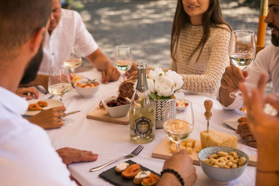 Secret journey between prosecco, lugana and white wines - The white wine route: five glasses from Veneto