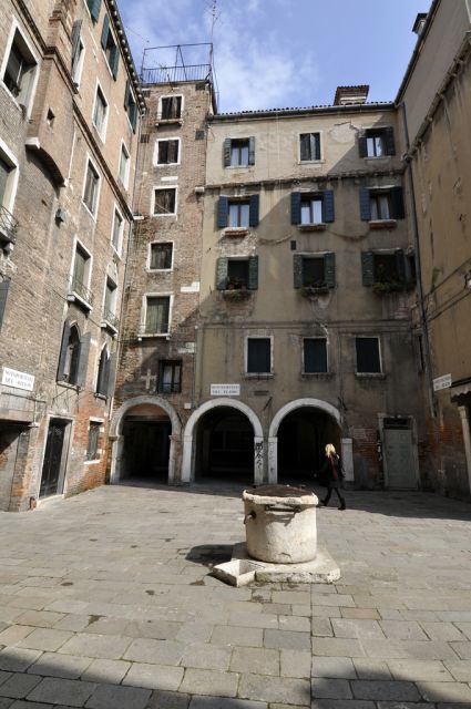 Secret Venice: 2-Hour Private Walking Tour - A quieter start near Campo San Bartolomeo
