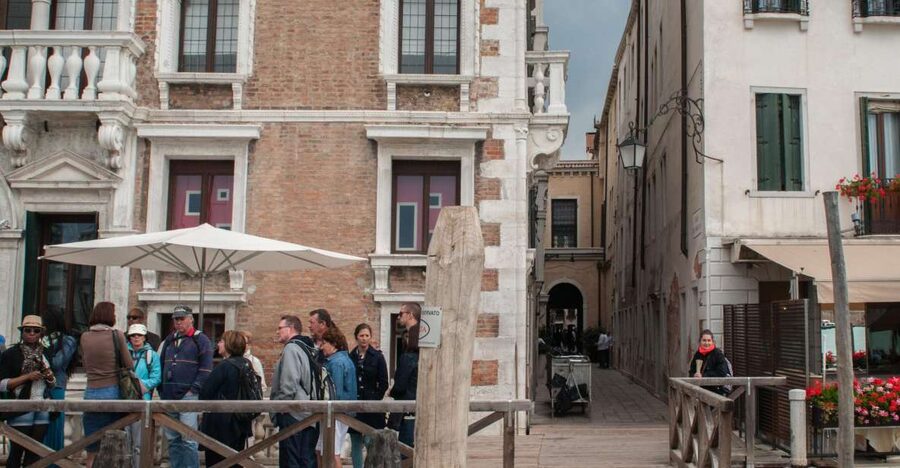 Secret Venice & Gondola Tour - Walking Venice’s small squares and canal lanes