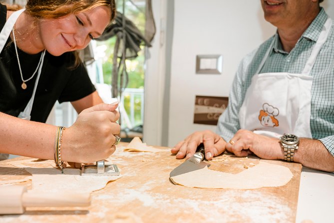 Share Your Pasta Love in a Local’s Home in Venice - Sitting down to eat what you made