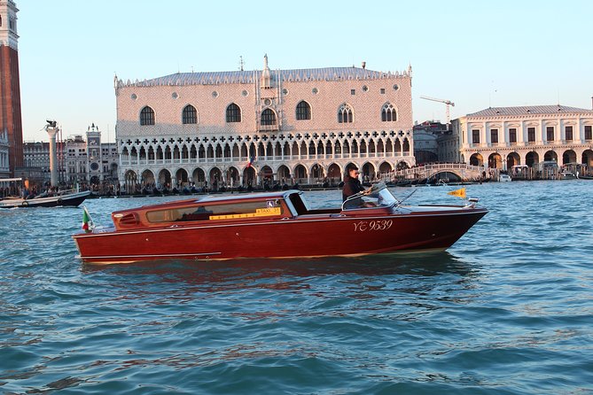 Shared Departure Transfer: Venice Hotels to Venice Train or Bus Station - Key points to know before booking