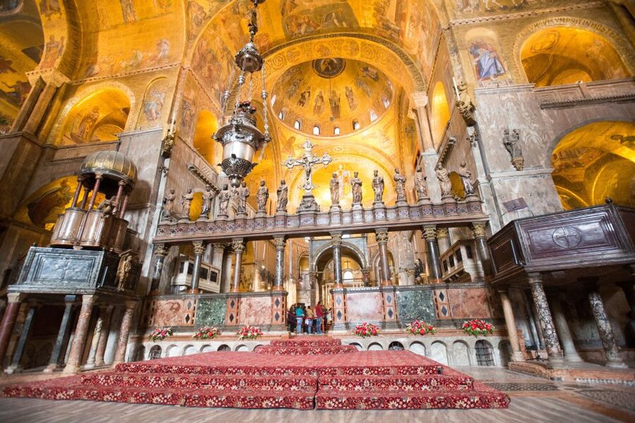 Skip the Line: St. Mark's Basilica Guided Tour - Who should book this basilica tour?