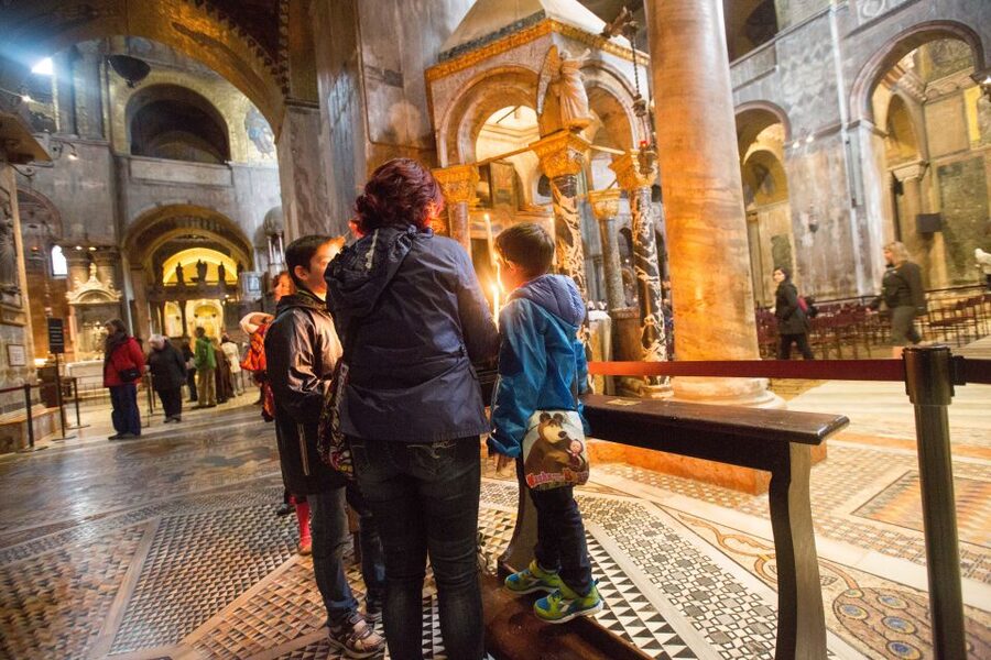 Skip the Line: St. Mark's Basilica Guided Tour - Meeting details that can affect your morning