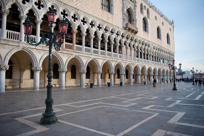 Skip the Line Venice Doge's Palace and St. Mark's Basilica Tour - Doge’s Palace and the machinery of Venetian power