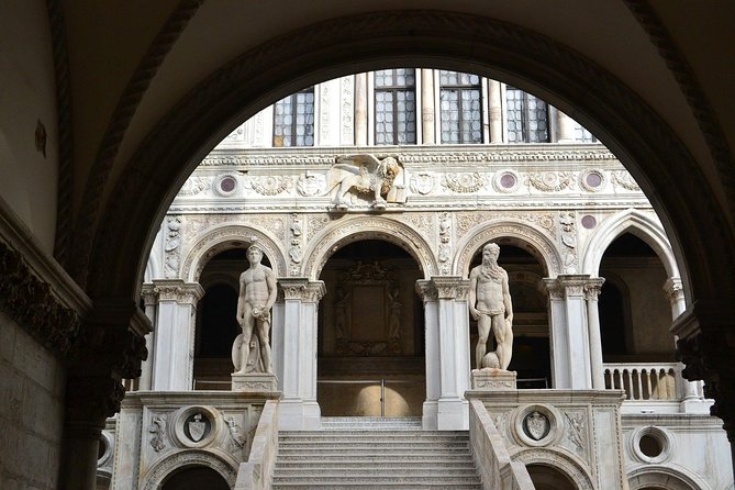 Skip the Line Venice Doge's Palace and St. Mark's Basilica Tour - The guide makes the difference