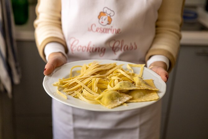 Small Group Pasta and Tiramisu Class at Local's Home in Venice - Getting to the Rialto meeting point