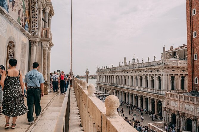 Small-group Saint Mark’s Basilica Priority Access - Dress rules and practical restrictions