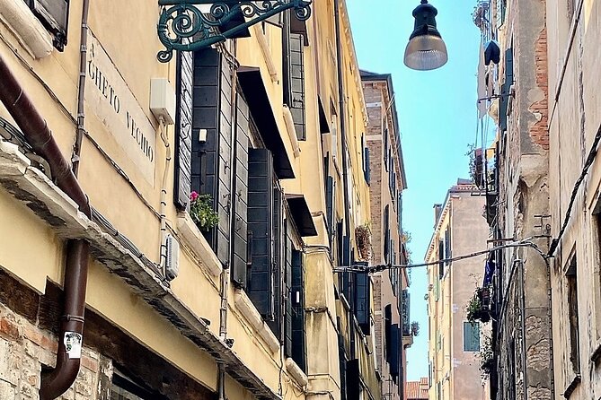 Small Group Tour Historical and Charming Venice Jewish Ghetto - What Lucia adds to the experience