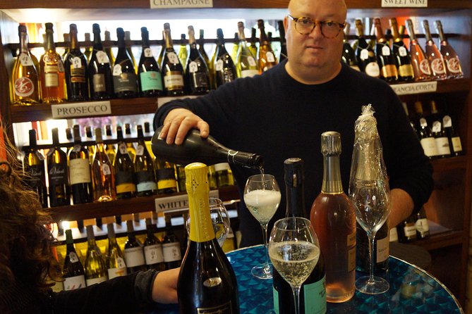 Sparkling Wine & Italian Prosecco Tasting in Venice - The snacks are part of the Venetian setting