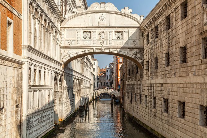 St. Mark's Basilica & Doge Palace + Murano, Burano Guided Tour - Burano: lace, color, and free wandering