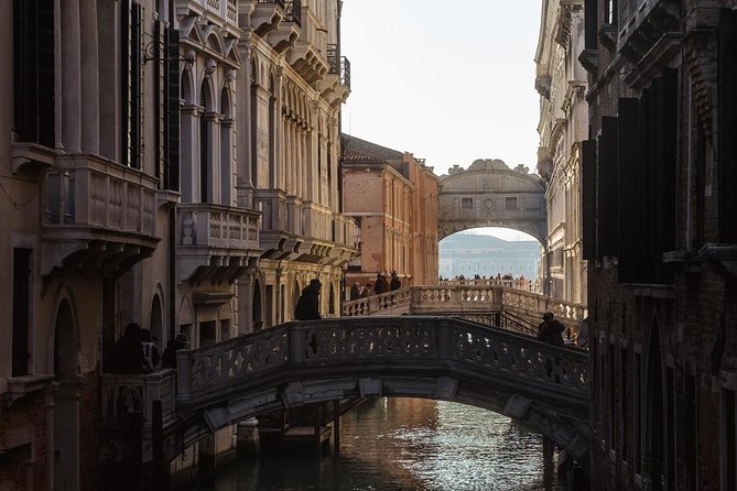 St. Mark's Basilica & Doge Palace + Murano, Burano Guided Tour - Doge’s Palace and the Bridge of Sighs