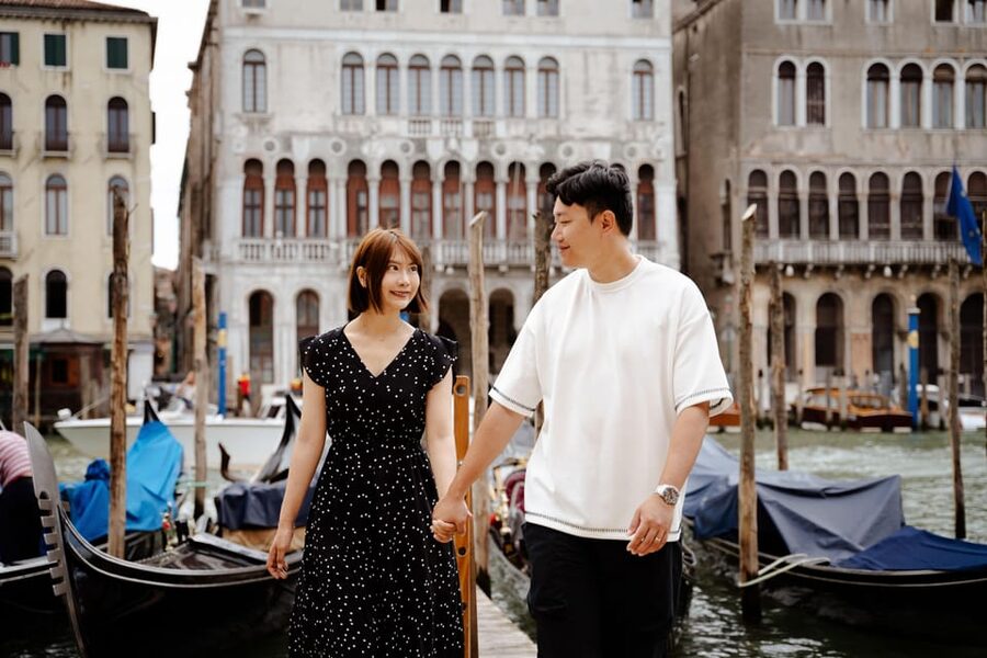 Stylish Photoshoots in Venice - Digital images and what to expect afterward