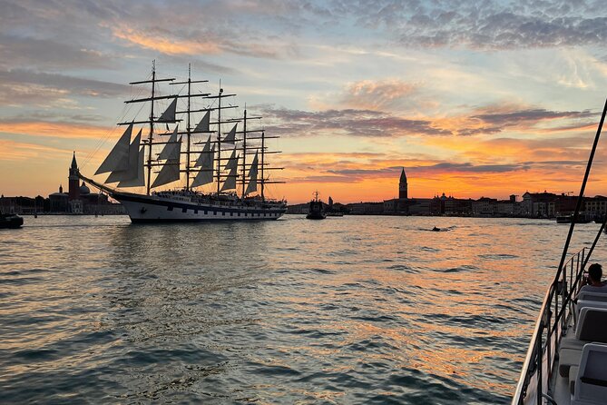 Sunset Jazz Catamaran Cruise with Aperitivo and Live Saxophone - How the drinks, snacks, and music fit together