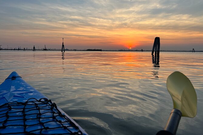 Sunset Kayak Tour in Venice: Discovering the City’s Canals - Three to five kilometers through Venice’s canals