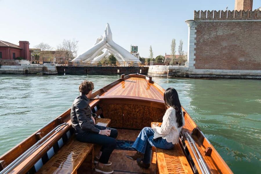 Sunset Serenity Cruise in the Venice Lagoon - La Giudecca and the first toast