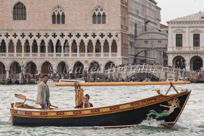 Sunset Traditional Boat Tour with Prosecco - San Giorgio and the wider lagoon