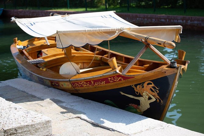Sunset Traditional Boat Tour with Prosecco - Meeting captain Marco in Dorsoduro