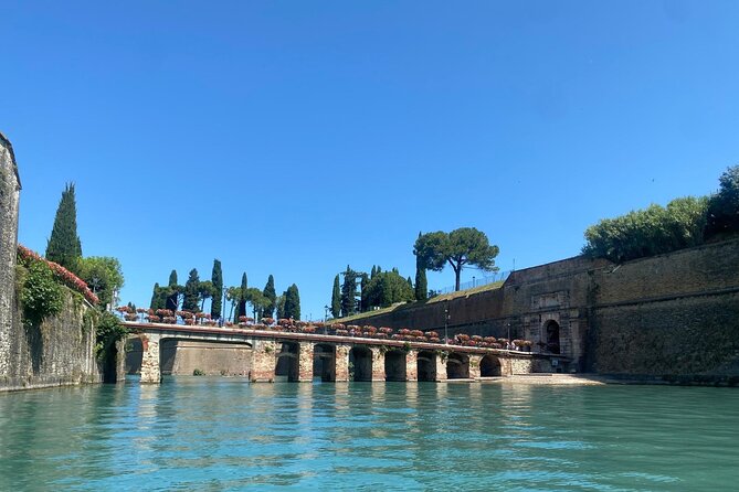 Sup experience with a ride to Peschiera del Garda Lake Garda - Meeting at Lungolago Giuseppe Garibaldi