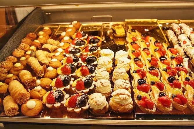 Tasty Street Food Tour of Venice City Center with Cicchetti & Local Specialties - The final stretch to Campo Santa Margherita
