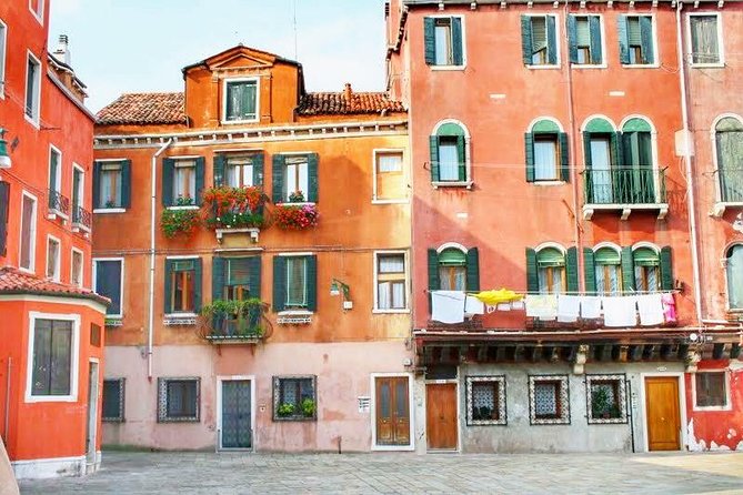 Tasty Street Food Tour of Venice City Center with Cicchetti & Local Specialties - Walking, group size, and timing