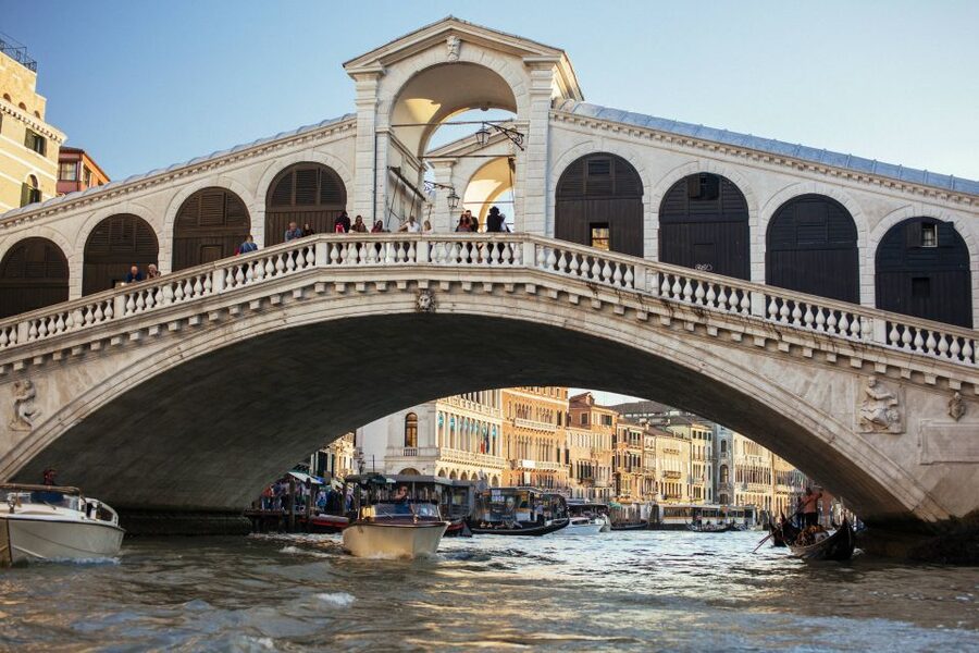 The Best of Venice: Family-Friendly Private Tour - Games, quizzes, and a sweet-themed treasure hunt