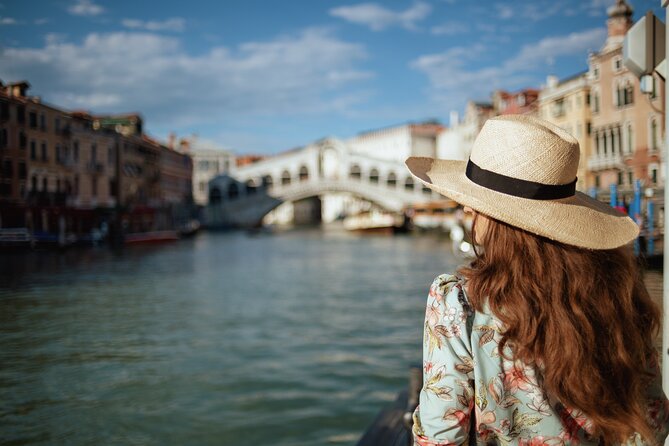The Grand Canal & Rialto Bridge Private Photo Shoot - Photographers who help you relax