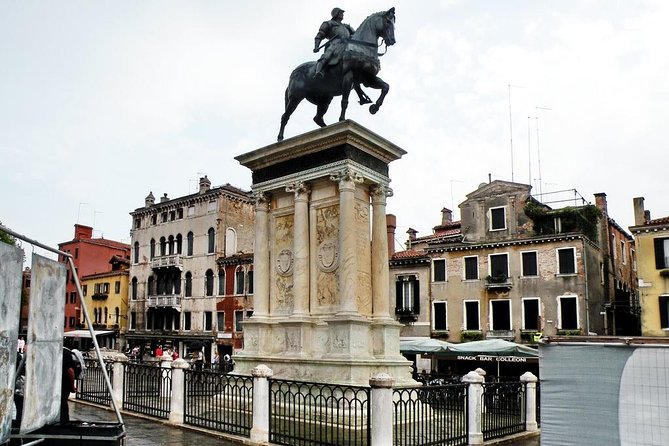 The Heart of Venice: Discover the City on Foot. - Rialto, La Fenice, and the spiral staircase