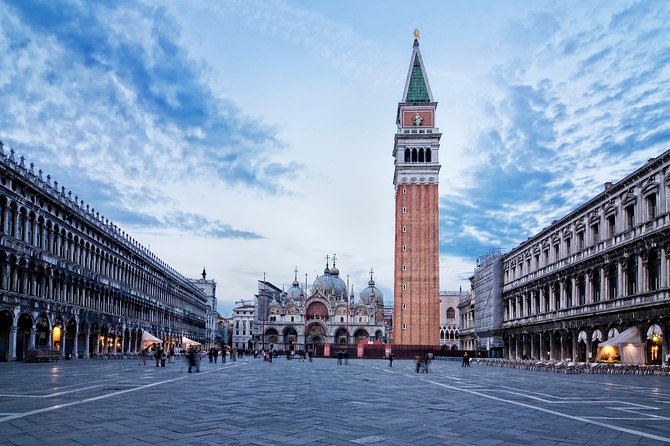 The Heart of Venice: Discover the City on Foot. - Guides, group size, and the local point of view