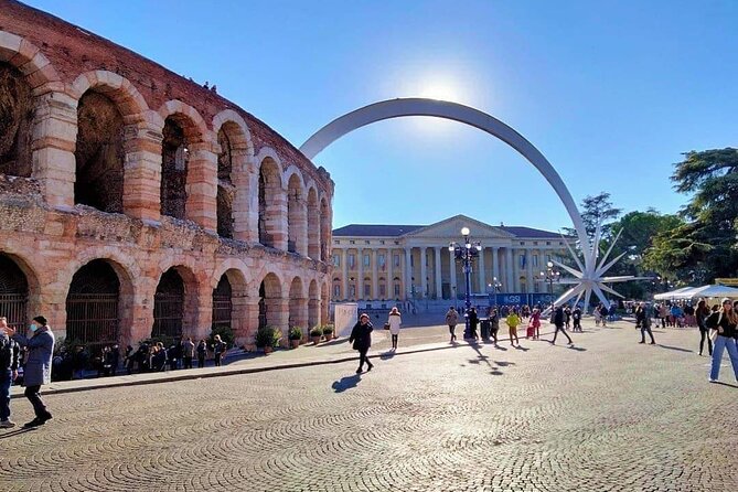 Tour to discover the Unique History of Verona, the City of Art - Piazza dei Signori and the civic heart of Verona