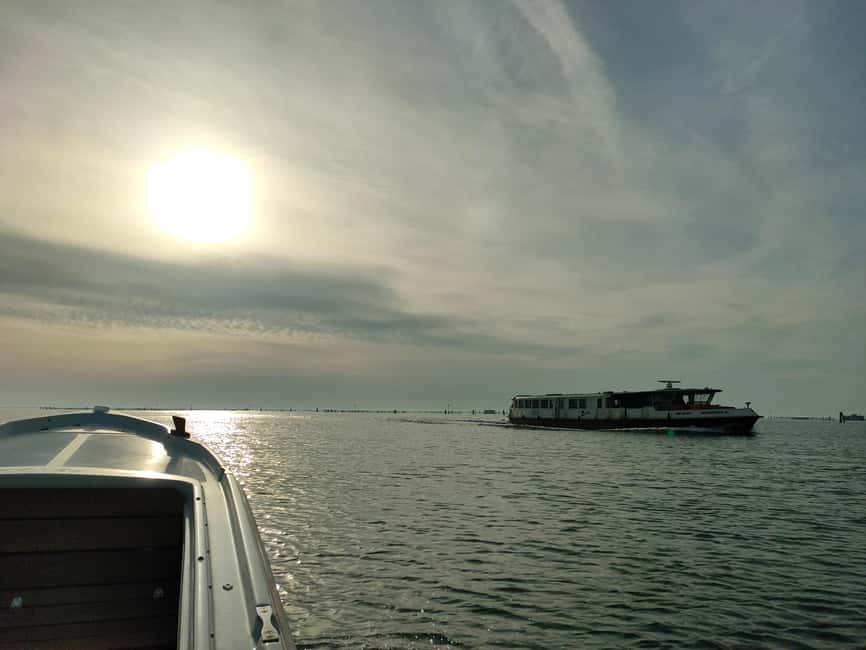Tour to Pellestrina in a typical lagoon boat from Chioggia - Reaching Pellestrina and Seeing Island Life