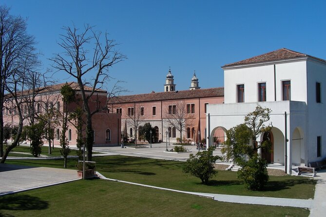 Tour to the islands of San Servolo and San Lazzaro degli Armeni - What the small group changes