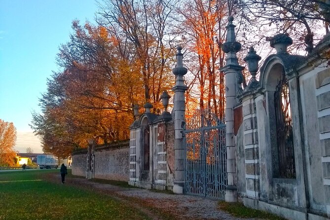 Tour to the Venetian Villas and the Brenta Riviera from Padua - What the local tour leader adds