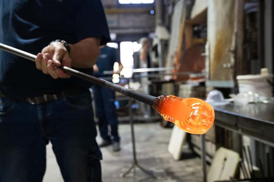 travel through time in Murano with a historic Venetian boat - Arriving in Murano, Venice’s Glass Island