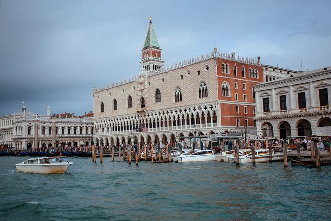 Treasures of Venice: Renaissance Era Private Tour - Arco del Paradiso and Venice’s medieval-looking lanes