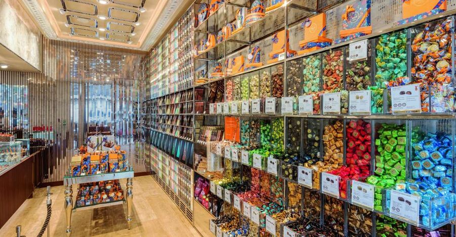 Venchi Rialto: Chocolate Tasting Experience in Venice - Tasting chocolates and gelato