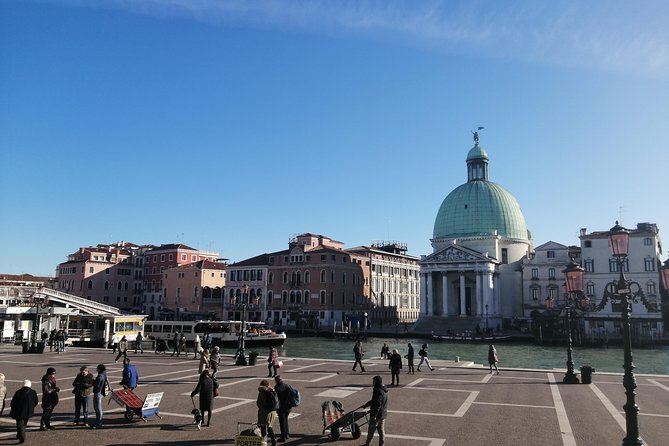 Venetian Cicchetti Street Food and Sightseeing Walking Tour - A small group, but not a private tour