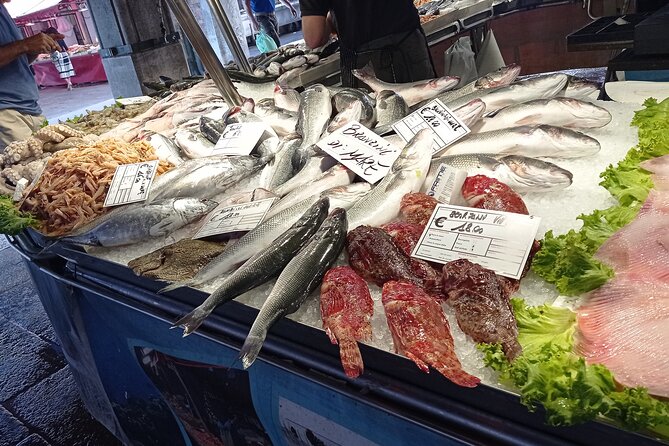 Venetian cooking school - Walking to the small Osteria kitchen
