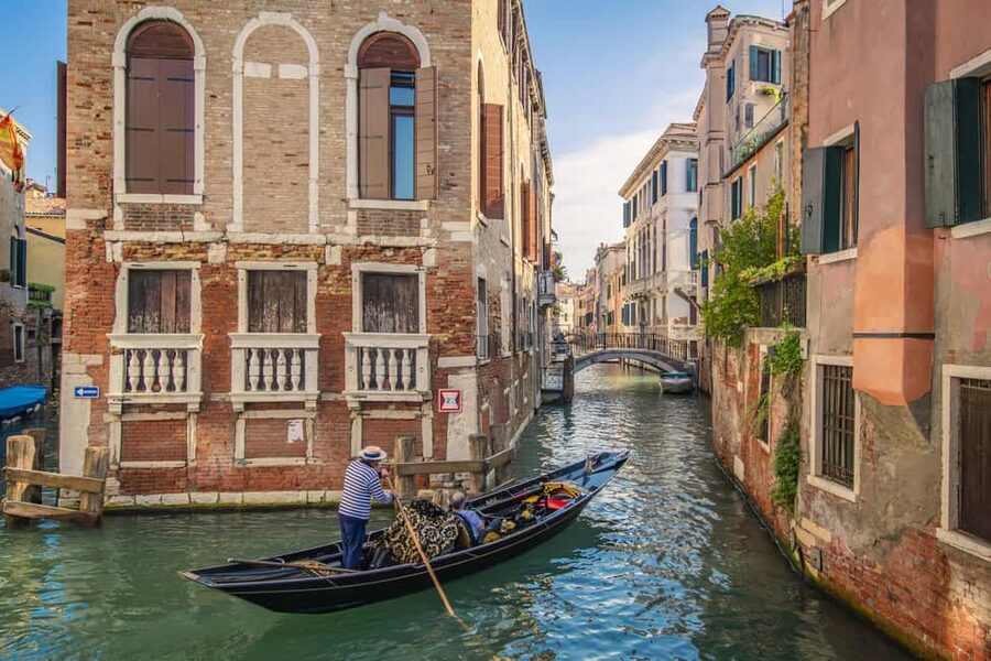 Venetian Private Sandolo tour - Why the 60-minute option earns its keep