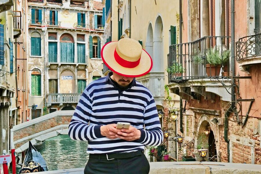 Venetian Private Sandolo tour - A quieter alternative to the standard gondola ride