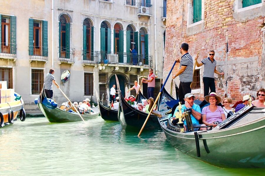 Venetian Private Sandolo tour - How the ride compares with public boats