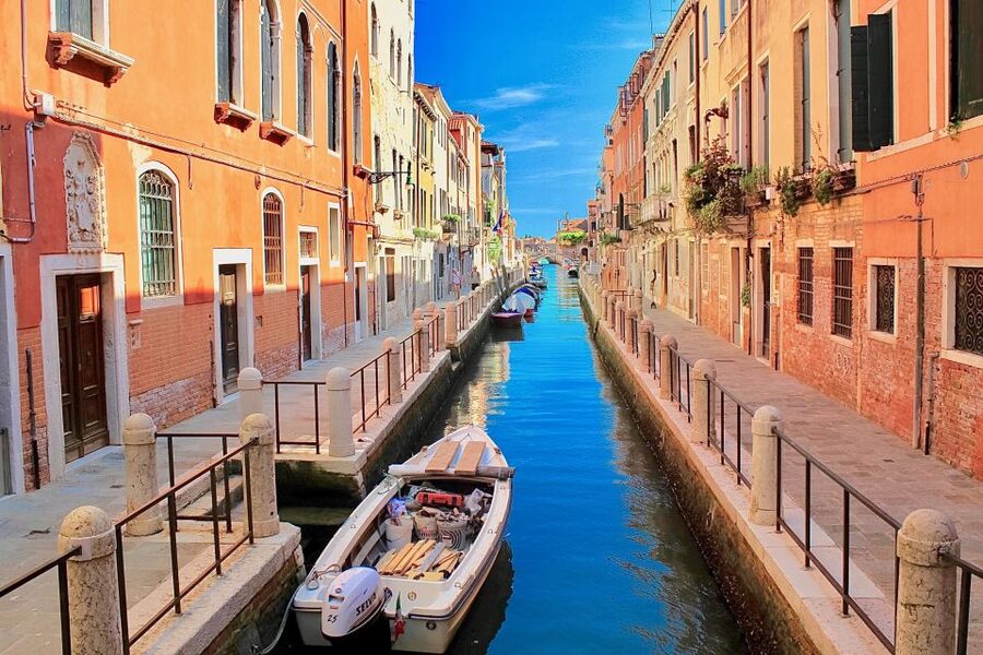 Venice: 1.5-Hour Walking Tour - Campo Santa Maria Formosa and the shape of a Venetian square