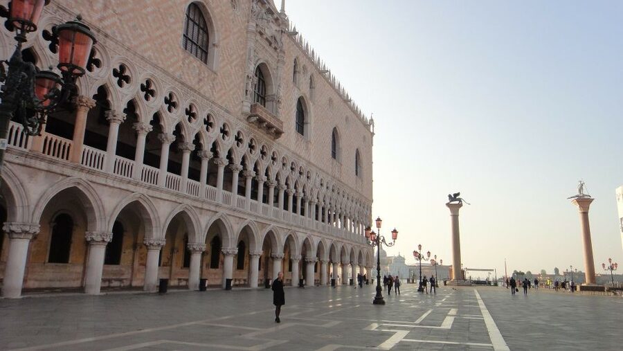 Venice: 1.5-Hour Wandering Around the City - Meeting near St. Mark’s Square