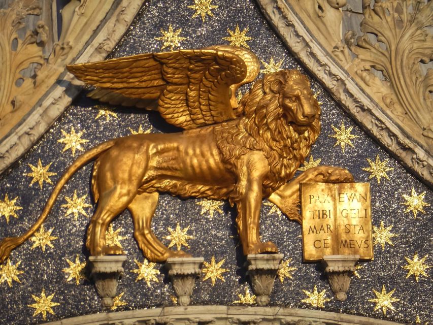 Venice: 1.5-Hour Wandering Around the City - The optional glass furnace visit