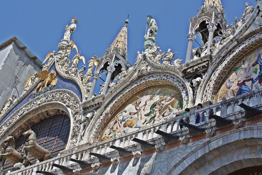 Venice: 1.5-Hour Wandering Around the City - St. Mark’s Square and the symbols of the republic