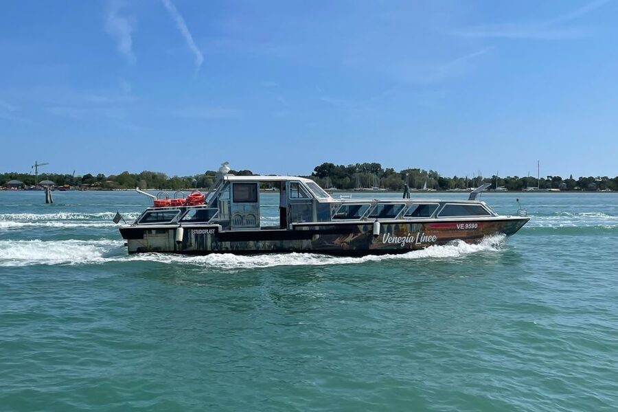 Venice: 1-Hour Panoramic Boat Tour - Meeting the boat near Caserma Cornoldi