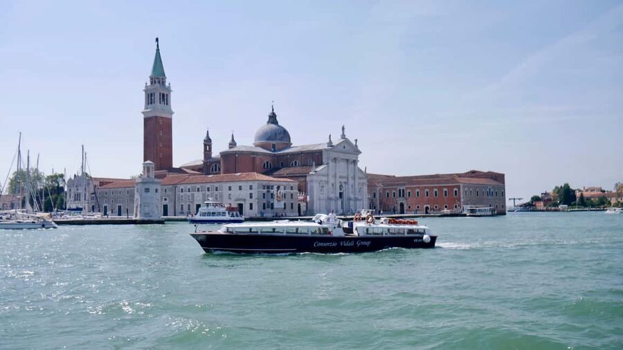 Venice: 1-Hour Panoramic Boat Tour - Booking details that matter