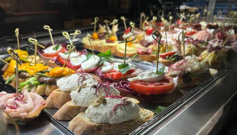 Venice: 10 shades of Cicchetti and Wine - Four stops, ten different bites