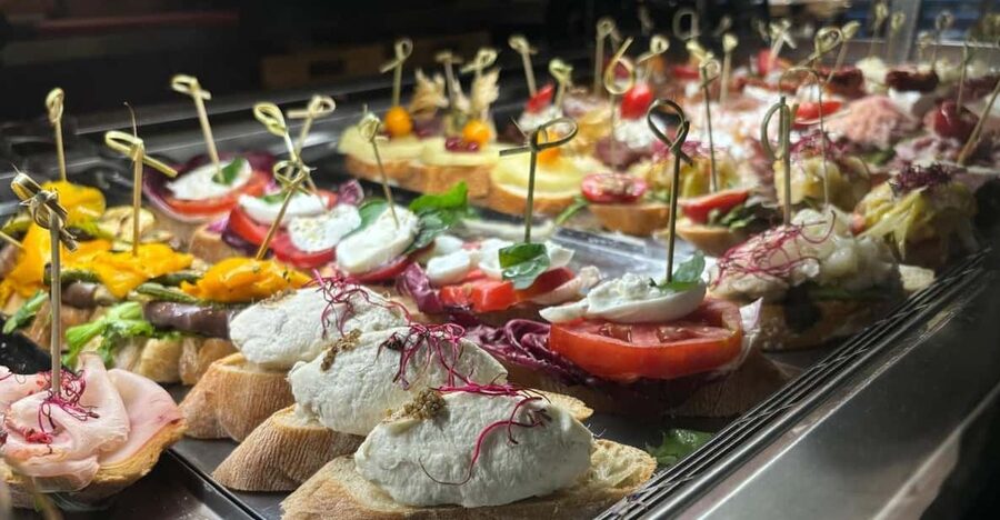 Venice: 10 shades of Cicchetti and Wine - The seasonal menu is part of the deal