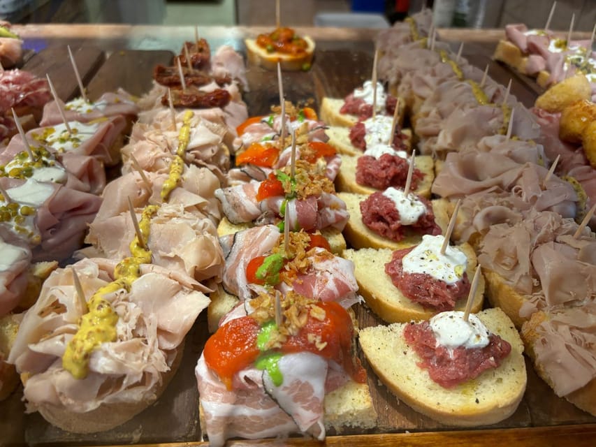 Venice: 10 shades of Cicchetti and Wine - Starting at Campo San Giacomo di Rialto